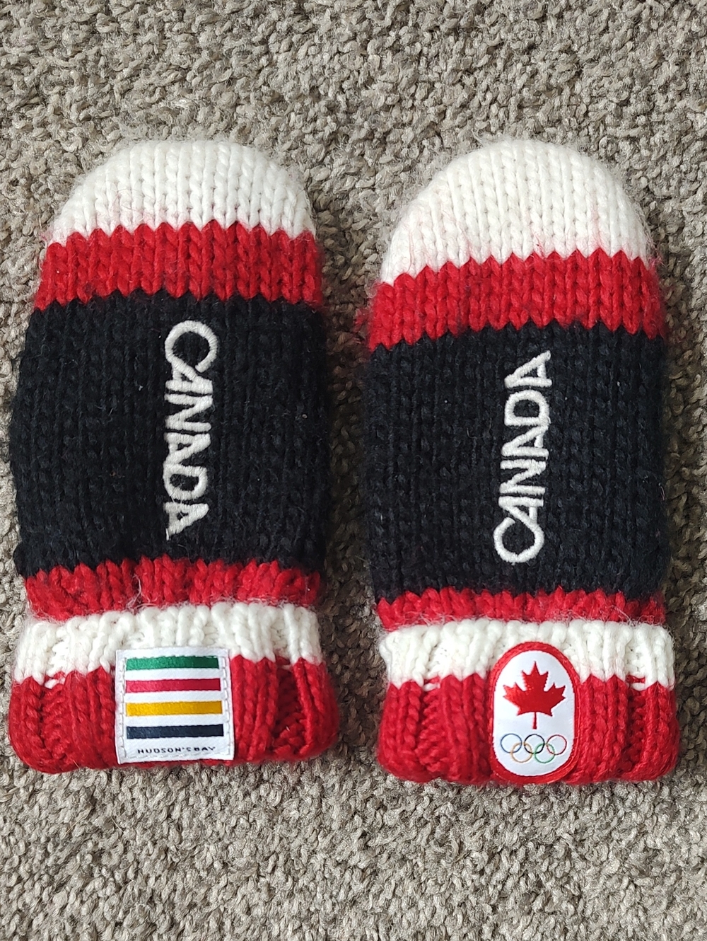 Canadian Olympics & Hudson's Bay Unisex One Size Mittens For Babies